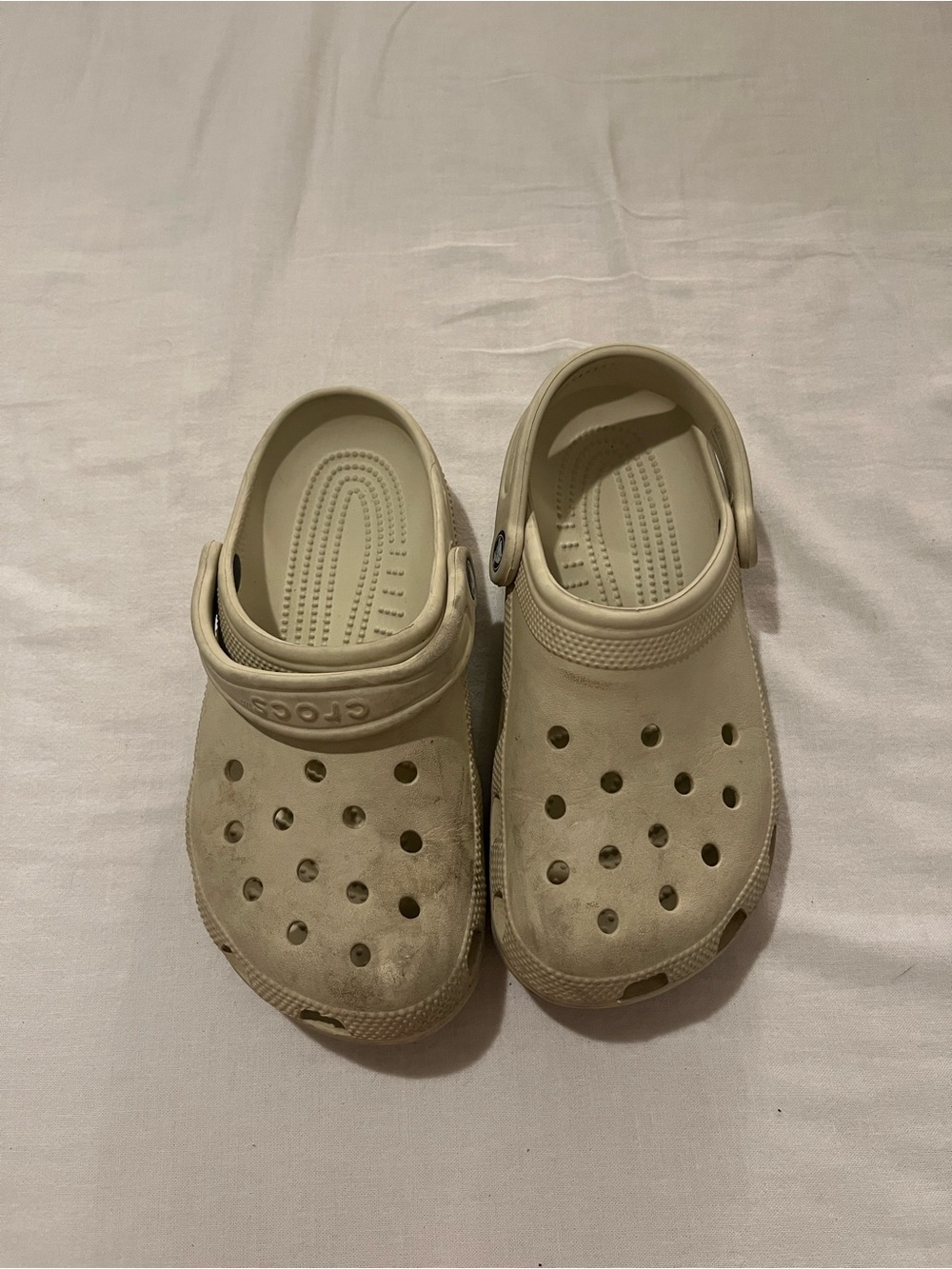 CROCS Classic Clog in Light Beige